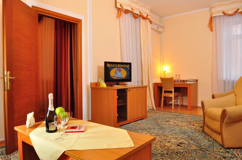 Altyn Dala Hotel Astana Luaran gambar